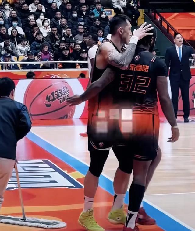 爱游戏-SKT观众热烈欢呼！，Ning迎来二十赛季出色发挥气势如虹延续的简单介绍